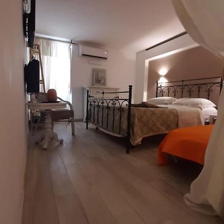 Appartamento La Nicchia del borgo Taranto Esterno foto