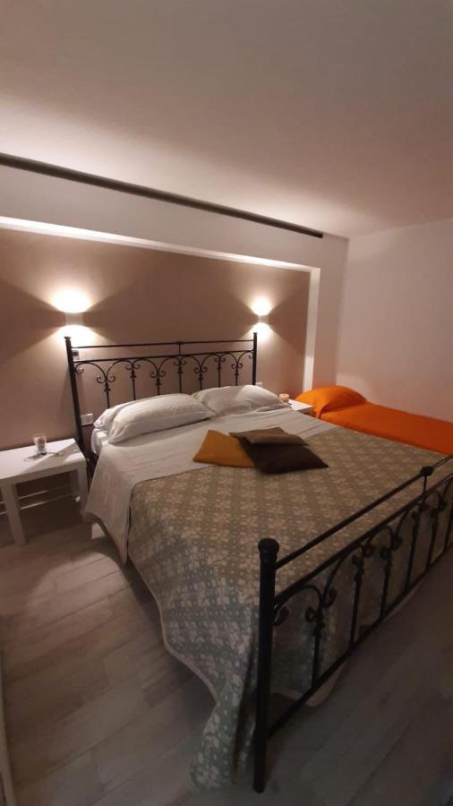 Appartamento La Nicchia del borgo Taranto Esterno foto